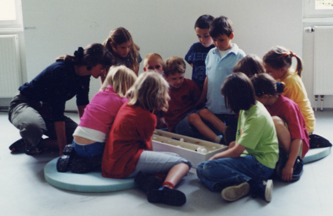 Kirsten K&ouml;tter: Brunnen 'Die neoliberale Gesellschaft / Der Traum von der linken und rechten Gehirnh&auml;lfte'