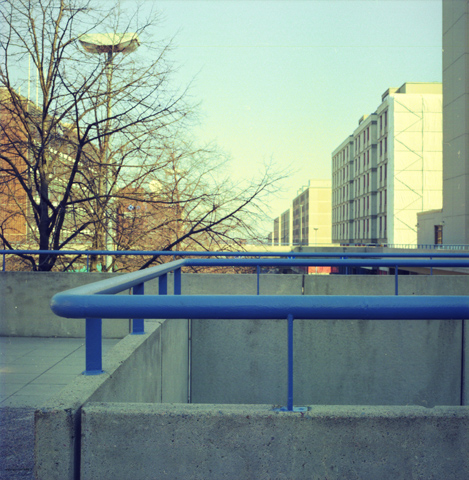 Kirsten K&ouml;tter: Fotoserie Pasila (Helsinki), 2002, hier: obere Ebene