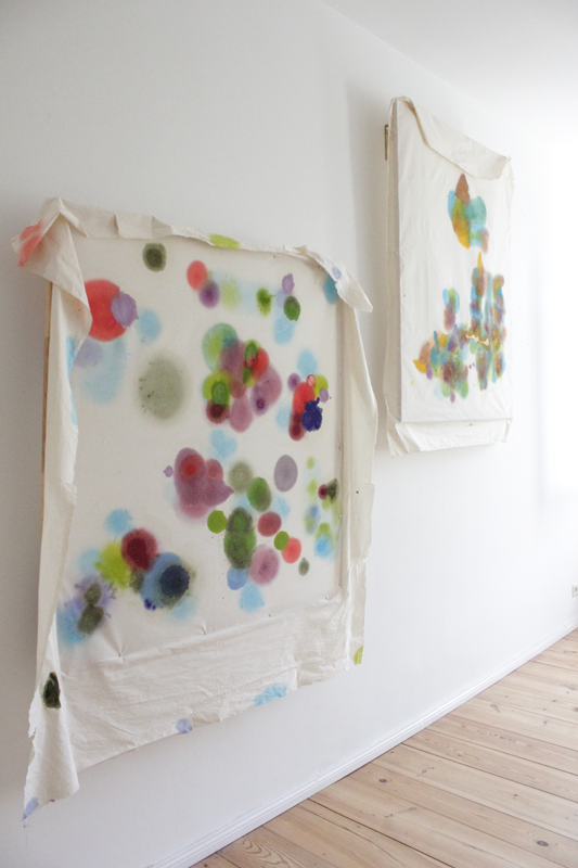 kirsten-koetter_2017-08-15_violett_2017-06-14_tuerkis_fischteich_8092, painted textile on frame 120 &times; 115 cm, 98 &times; 130 cm, oil on fabric three-dimensional (Kirsten Kötter)