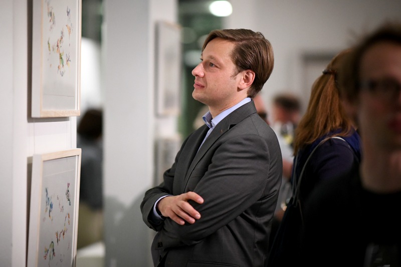 Kirsten Kötter: Artistic research Landtag. In: Bewegte Zeiten, exhibition, Landtag Rheinland-Pfalz,
  Abgeordnetenhaus Mainz, Germany, 04.09.2019 - 10.10.2019, exhibition view, photograph: Landtag Rheinland-Pfalz /
  Andreas Linsenmann